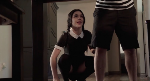 Ảnh trong Phù thủy xấu xí Rosalyn Sphinx hóa thân thành người đẹp