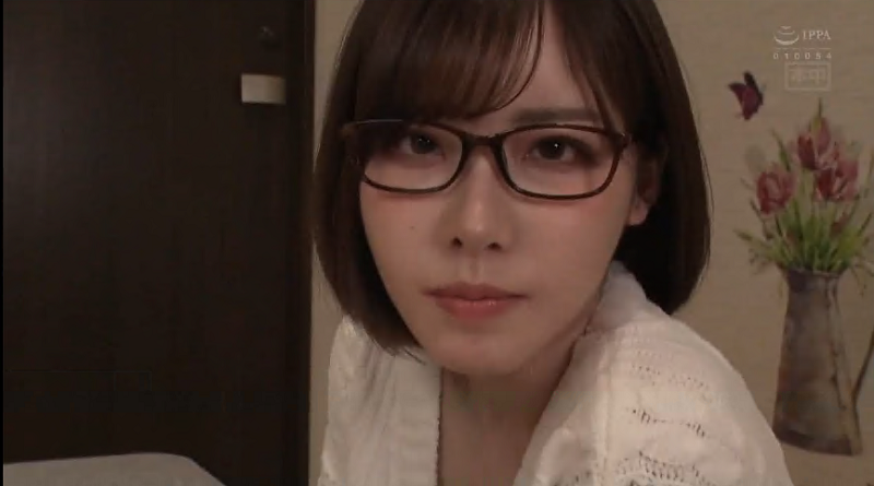 du-co-ban-than-day-kem-dam-duc-cua-em-gai