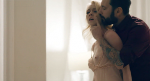 Ảnh trong Bố nợ tiền con gái trả bằng thân xác