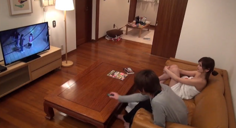 Ảnh trong Khi ở nhà chỉ có hai anh em