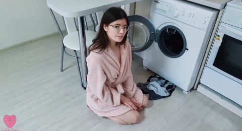 Ảnh trong Cô Em gái đáng yêu thèm địt