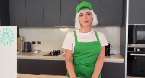 Ảnh trong Lên đỉnh cùng em nhân viên bán hàng