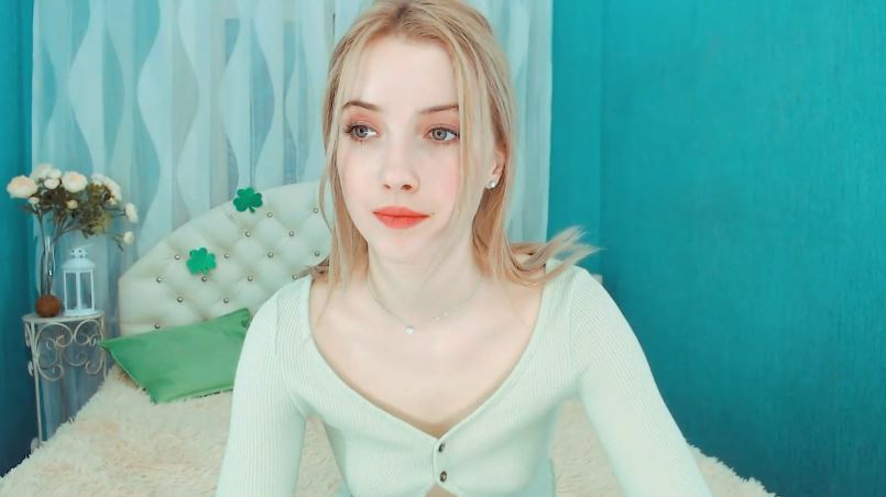 em-gai-toc-vang-de-thuong-thu-dam